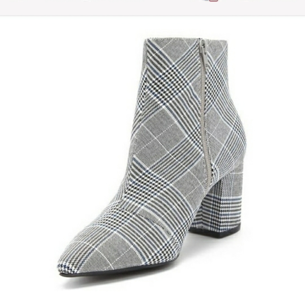FOREVER 21 BLACK AND WHITE PLAID ANKLE BOOTS